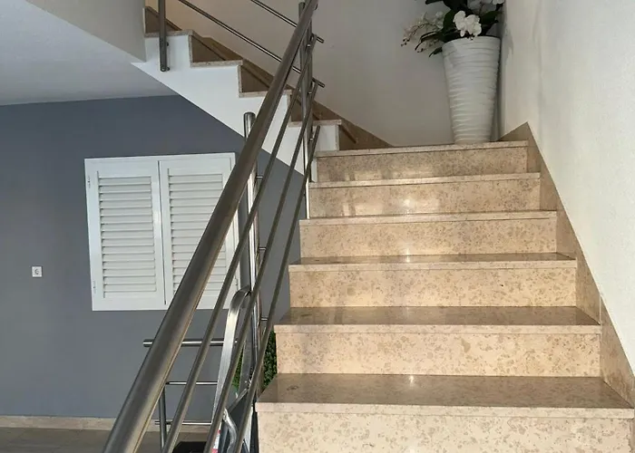 Sea View Apartment *